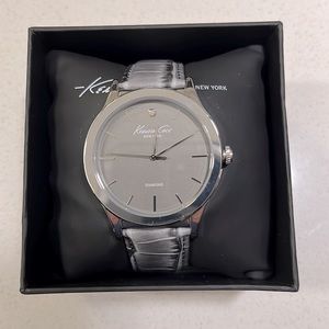 Kenneth Cole - New York - Mens - Grey Alligator Leather Watch - NEVER WORN